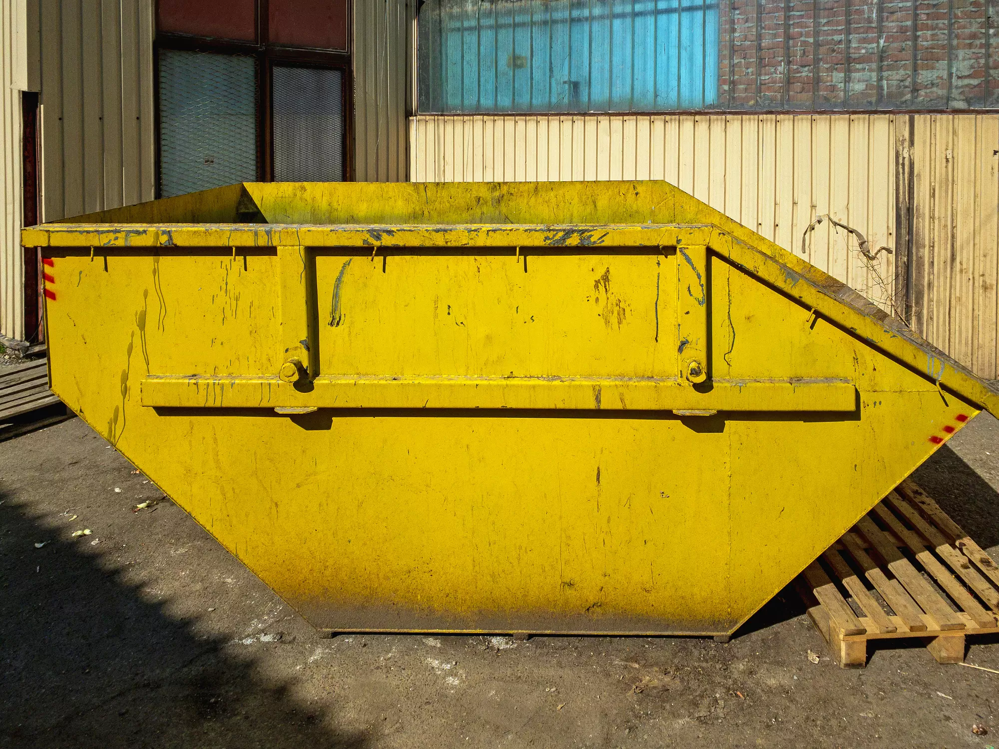 8 Yard Skip Hire Stanbridge, Leighton Buzzard, Bedfordshire